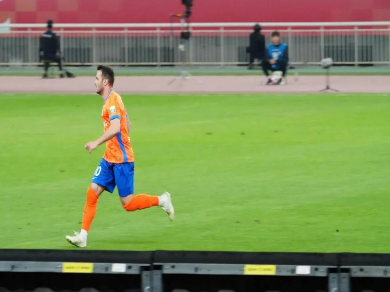 苗原：如果中超再放开一些外援名额，绝对比现在强